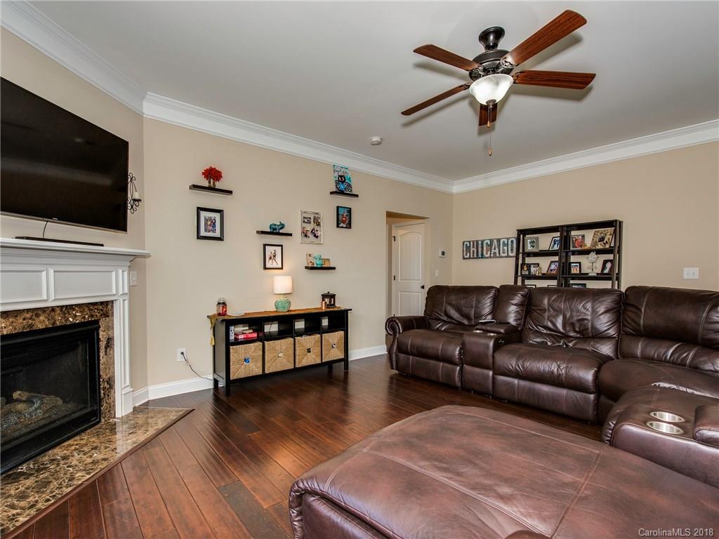 9132 Inverness Bay Road Charlotte, NC 28278 - Photo 12 of 25 Gallery Image 12