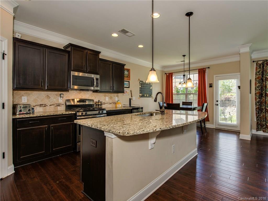 9132 Inverness Bay Road Charlotte, NC 28278 - Photo 5 of 25 Gallery Image 5
