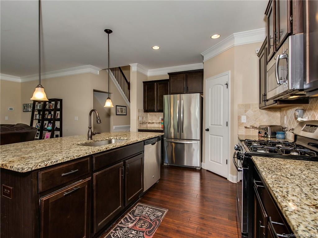 9132 Inverness Bay Road Charlotte, NC 28278 - Photo 6 of 25 Gallery Image 6