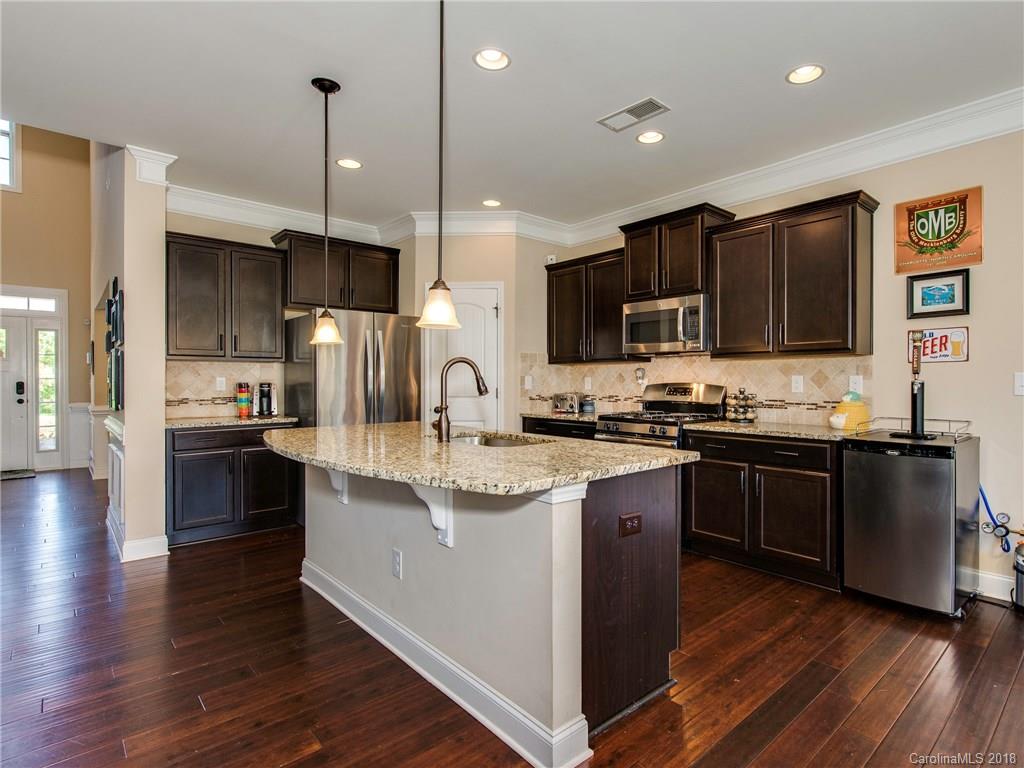 9132 Inverness Bay Road Charlotte, NC 28278 - Photo 7 of 25 Gallery Image 7