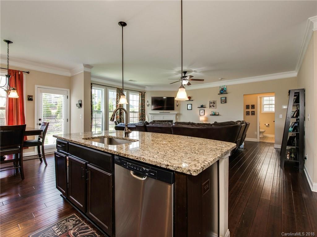9132 Inverness Bay Road Charlotte, NC 28278 - Photo 9 of 25 Gallery Image 9