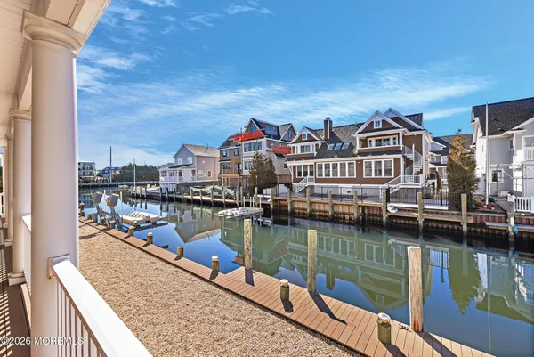 $3,250,000 | 305 Sloop Lane, Mantoloking, NJ 08738