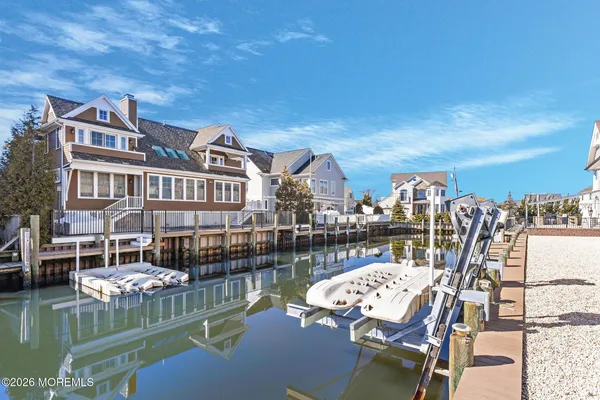 $3,250,000 | 305 Sloop Lane, Mantoloking, NJ 08738