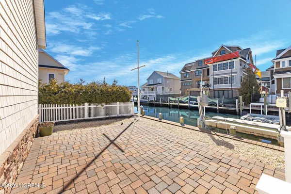 $3,250,000 | 305 Sloop Lane, Mantoloking, NJ 08738