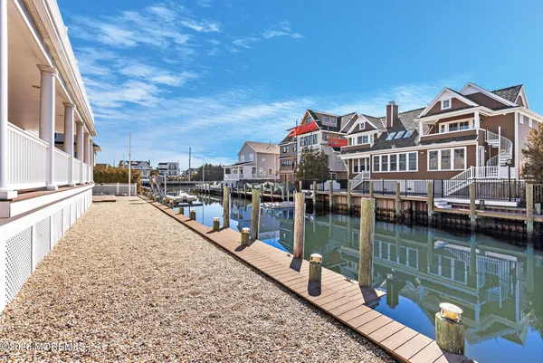 $3,250,000 | 305 Sloop Lane, Mantoloking, NJ 08738