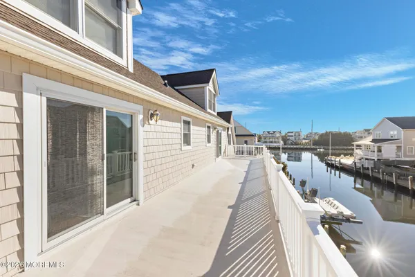 $3,250,000 | 305 Sloop Lane, Mantoloking, NJ 08738