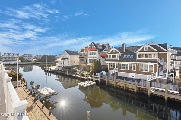 $3,250,000 | 305 Sloop Lane, Mantoloking, NJ 08738