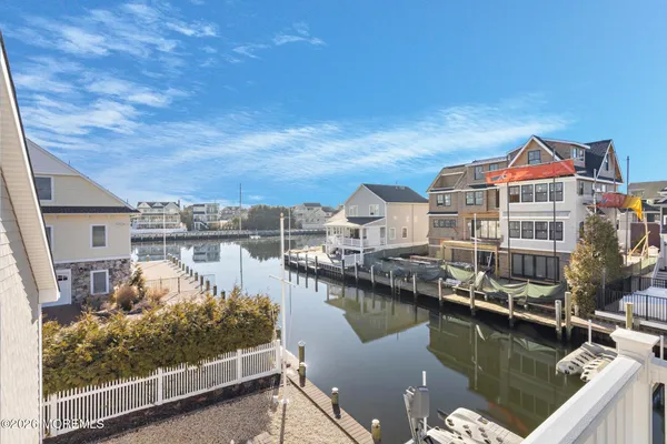 $3,250,000 | 305 Sloop Lane, Mantoloking, NJ 08738