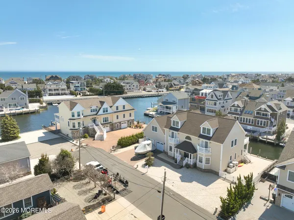 $3,250,000 | 305 Sloop Lane, Mantoloking, NJ 08738