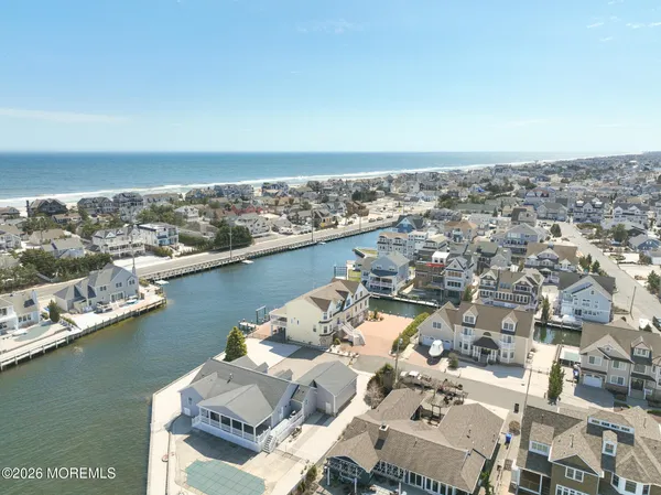 $3,250,000 | 305 Sloop Lane, Mantoloking, NJ 08738