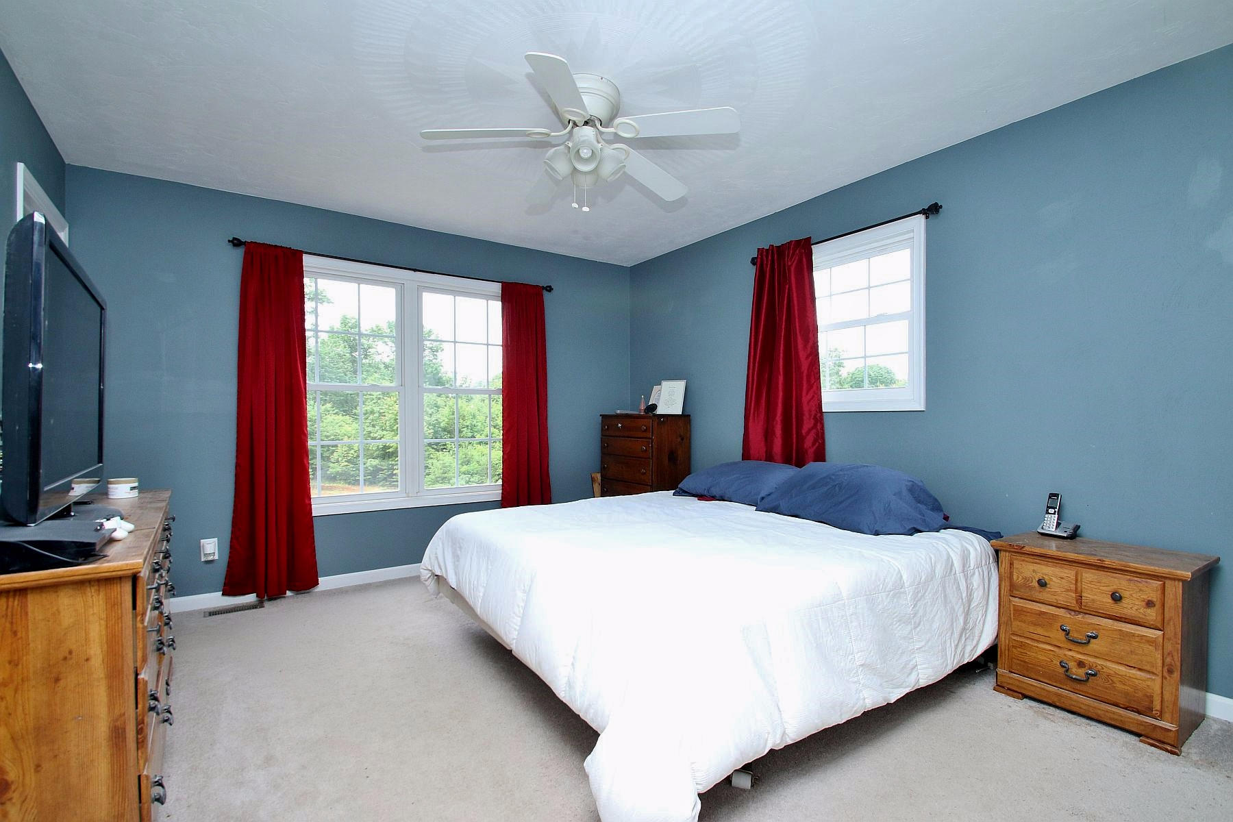 2003 Diamond Hill Road Moneta, VA 24121 - Photo 11 of 34 Master Bedroom