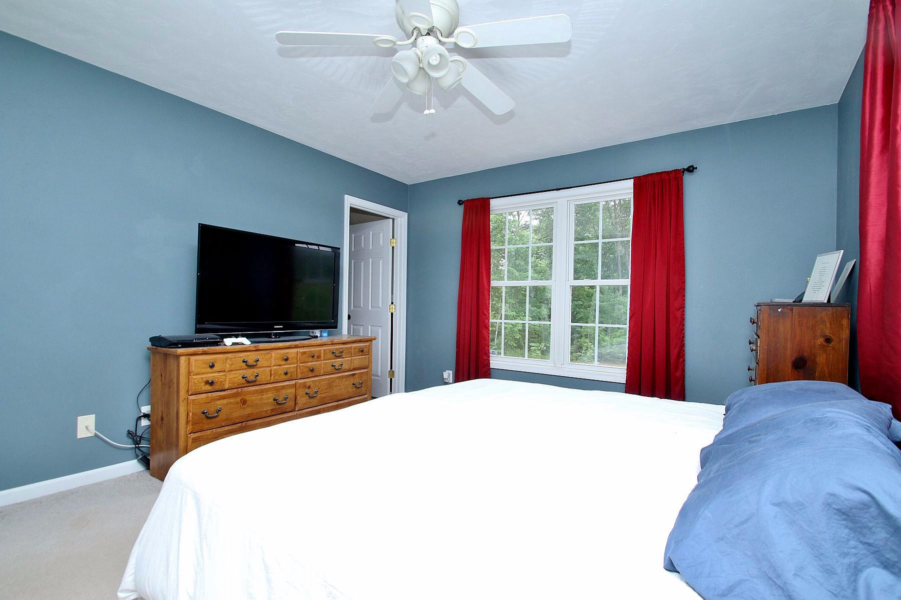 2003 Diamond Hill Road Moneta, VA 24121 - Photo 12 of 34 Master Bedroom