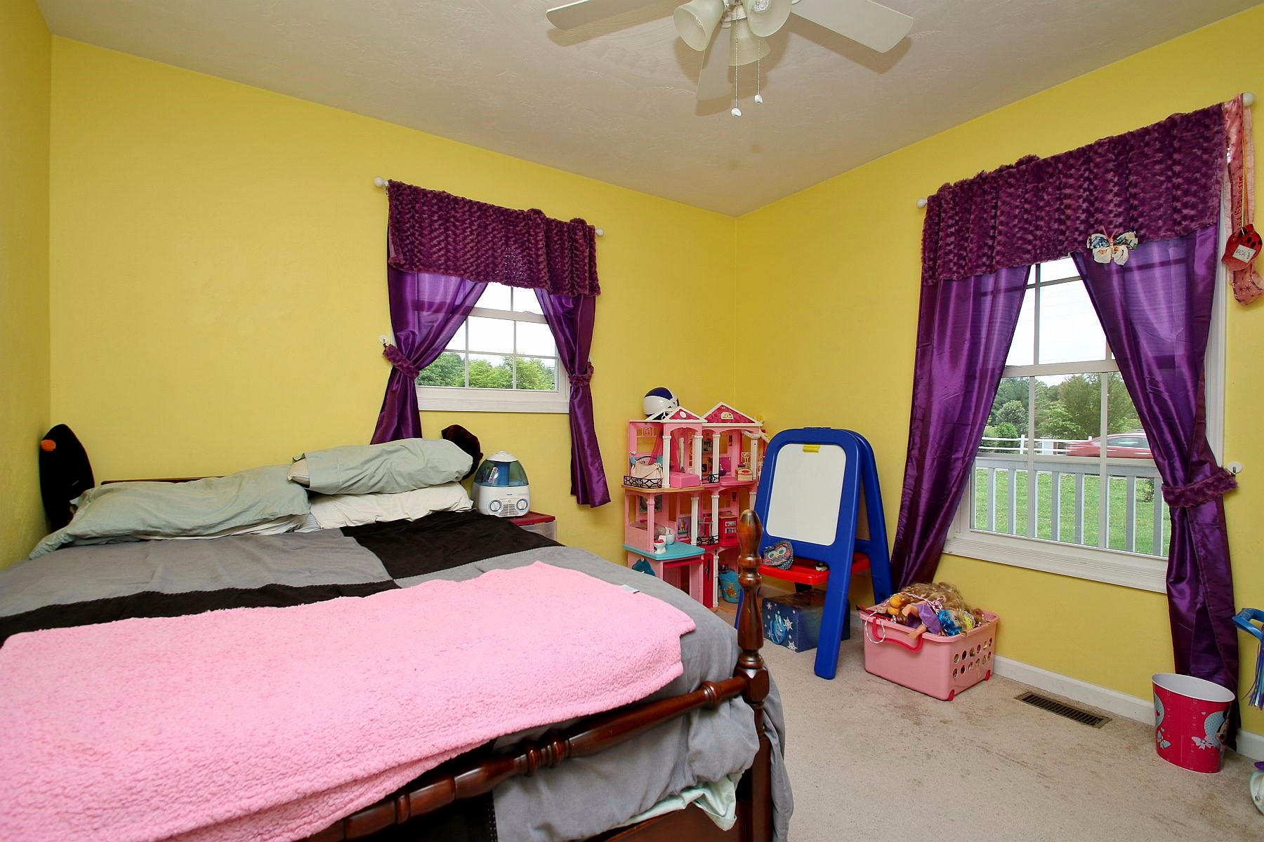 2003 Diamond Hill Road Moneta, VA 24121 - Photo 14 of 34 2nd Bedroom