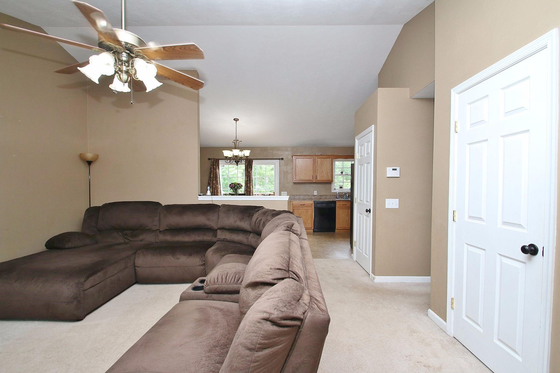 2003 Diamond Hill Road Moneta, VA 24121 - Photo 3 of 34 Great Room with Closet