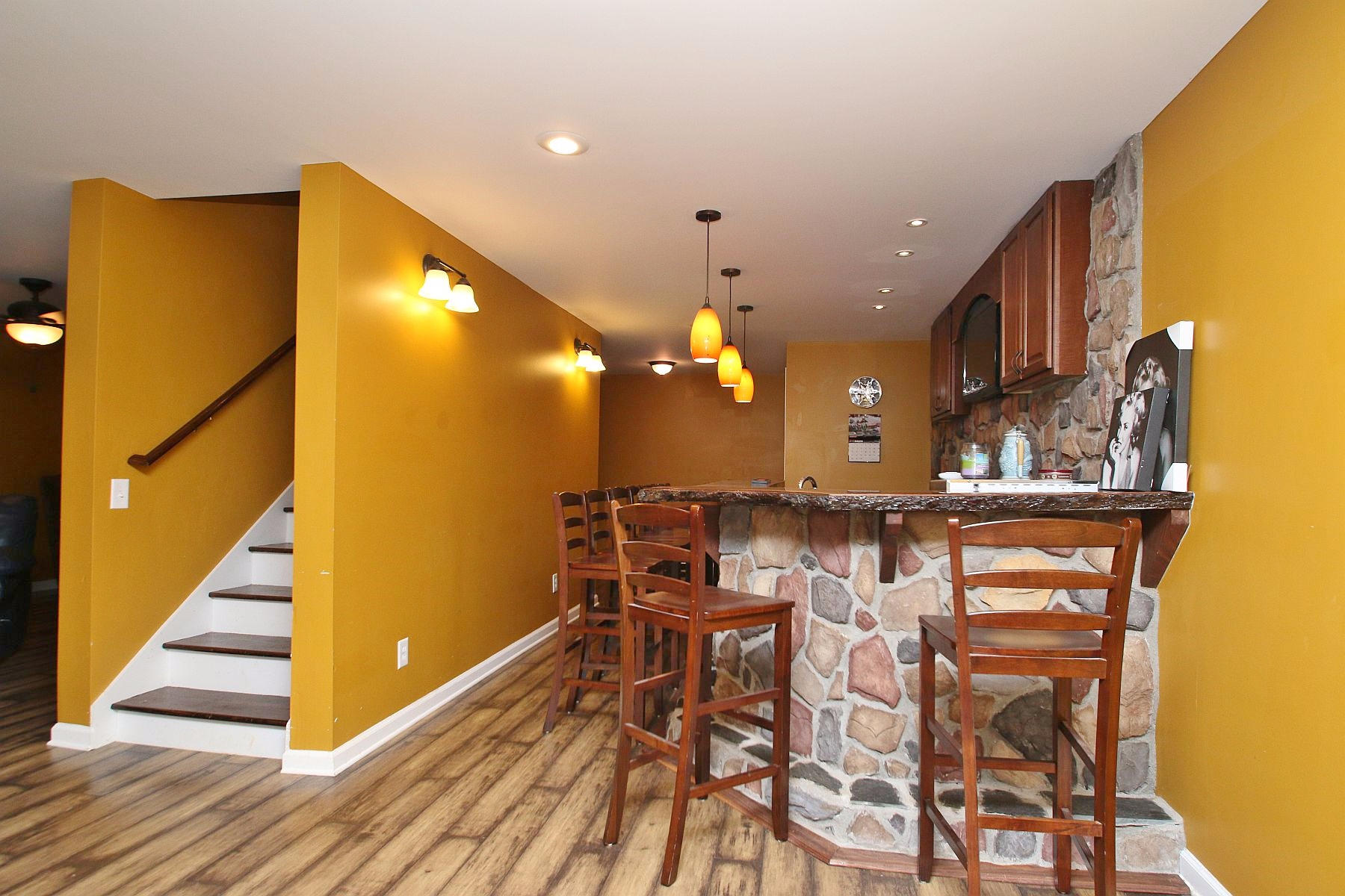 2003 Diamond Hill Road Moneta, VA 24121 - Photo 23 of 34 Wet Bar