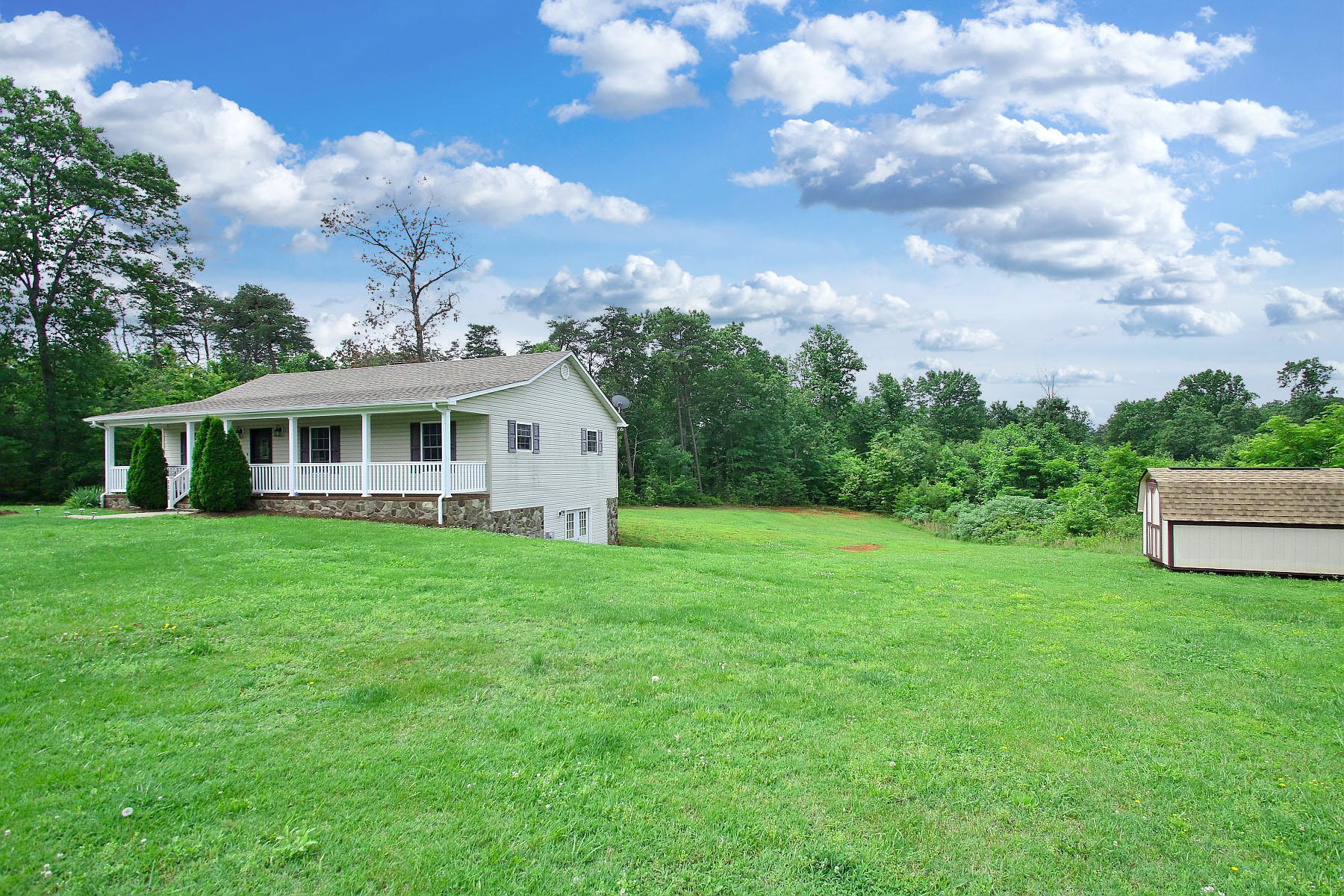 2003 Diamond Hill Road Moneta, VA 24121 - Photo 29 of 34 Road side view