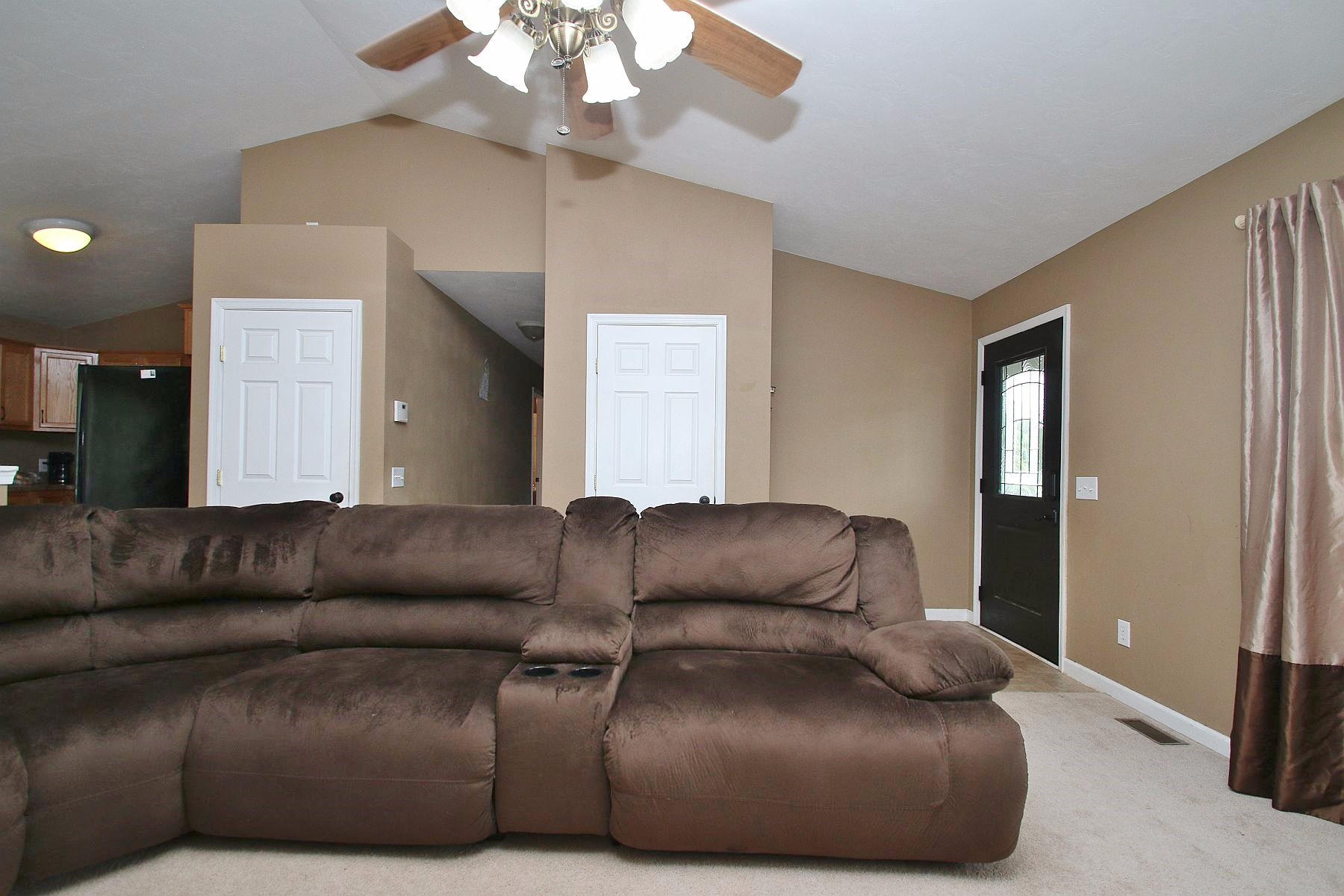 2003 Diamond Hill Road Moneta, VA 24121 - Photo 6 of 34 Great Room