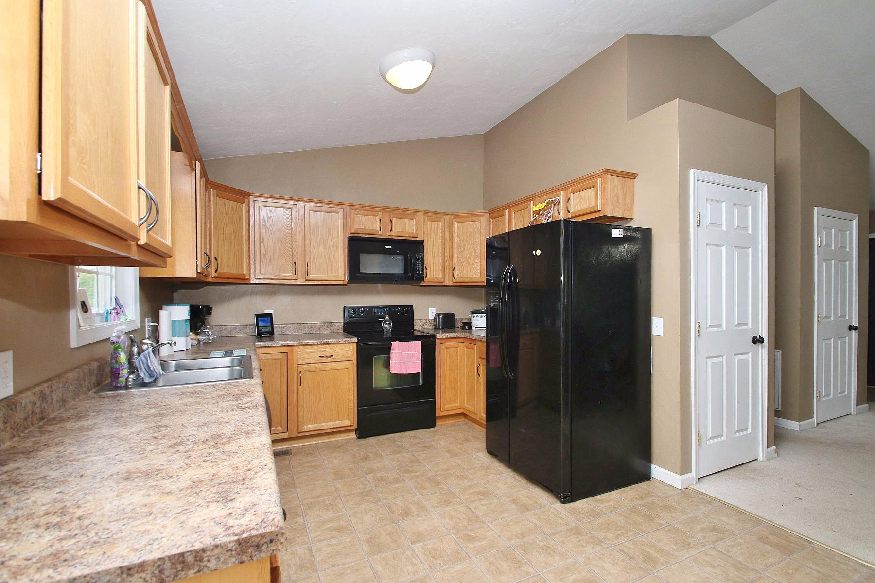 2003 Diamond Hill Road Moneta, VA 24121 - Photo 8 of 34 Kitchen with Granite Counter Tops