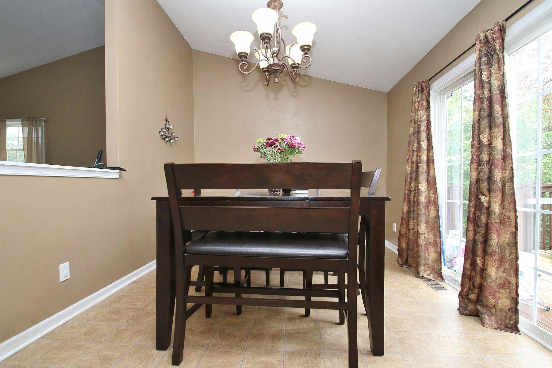 2003 Diamond Hill Road Moneta, VA 24121 - Photo 10 of 34 Dining Area with Sliders to deck