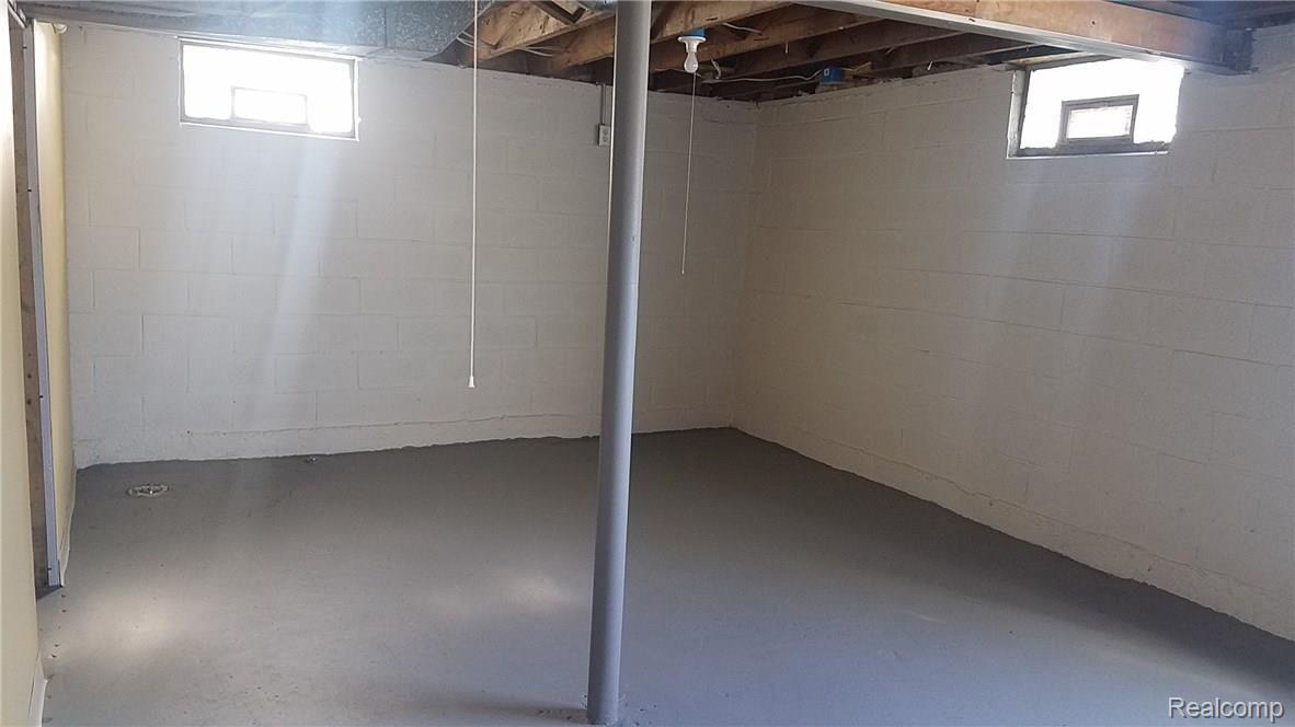 9060 Rutland Street Detroit, MI 48228 - Photo 27 of 34 20180420_102137.jpg