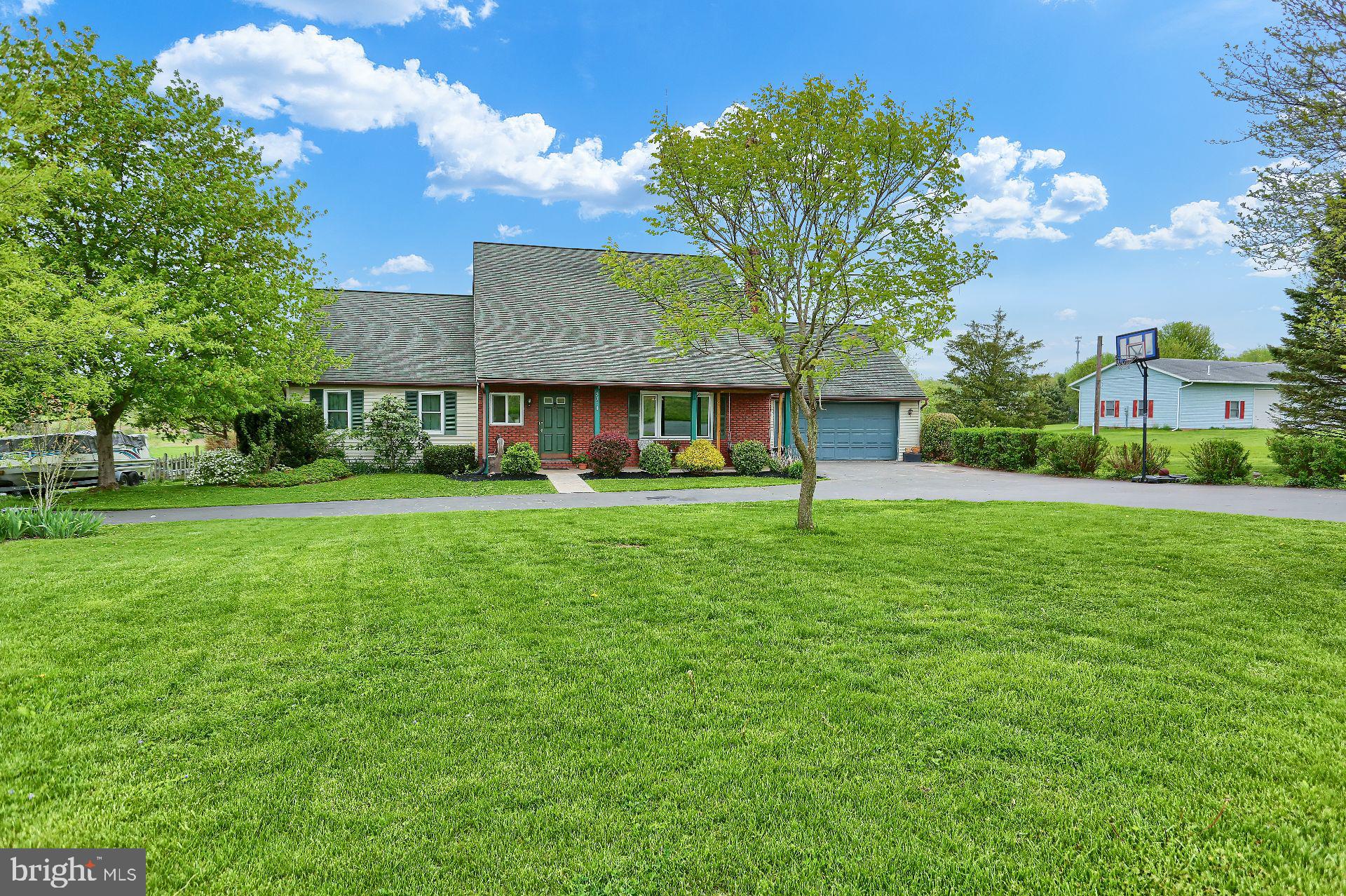 5518 Beagle Road Elizabethtown, PA 17022 - Photo 2 of 40 Gallery Image 2