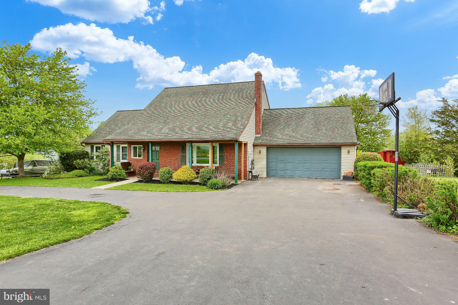 5518 Beagle Road Elizabethtown, PA 17022 - Photo 3 of 40 Gallery Image 3