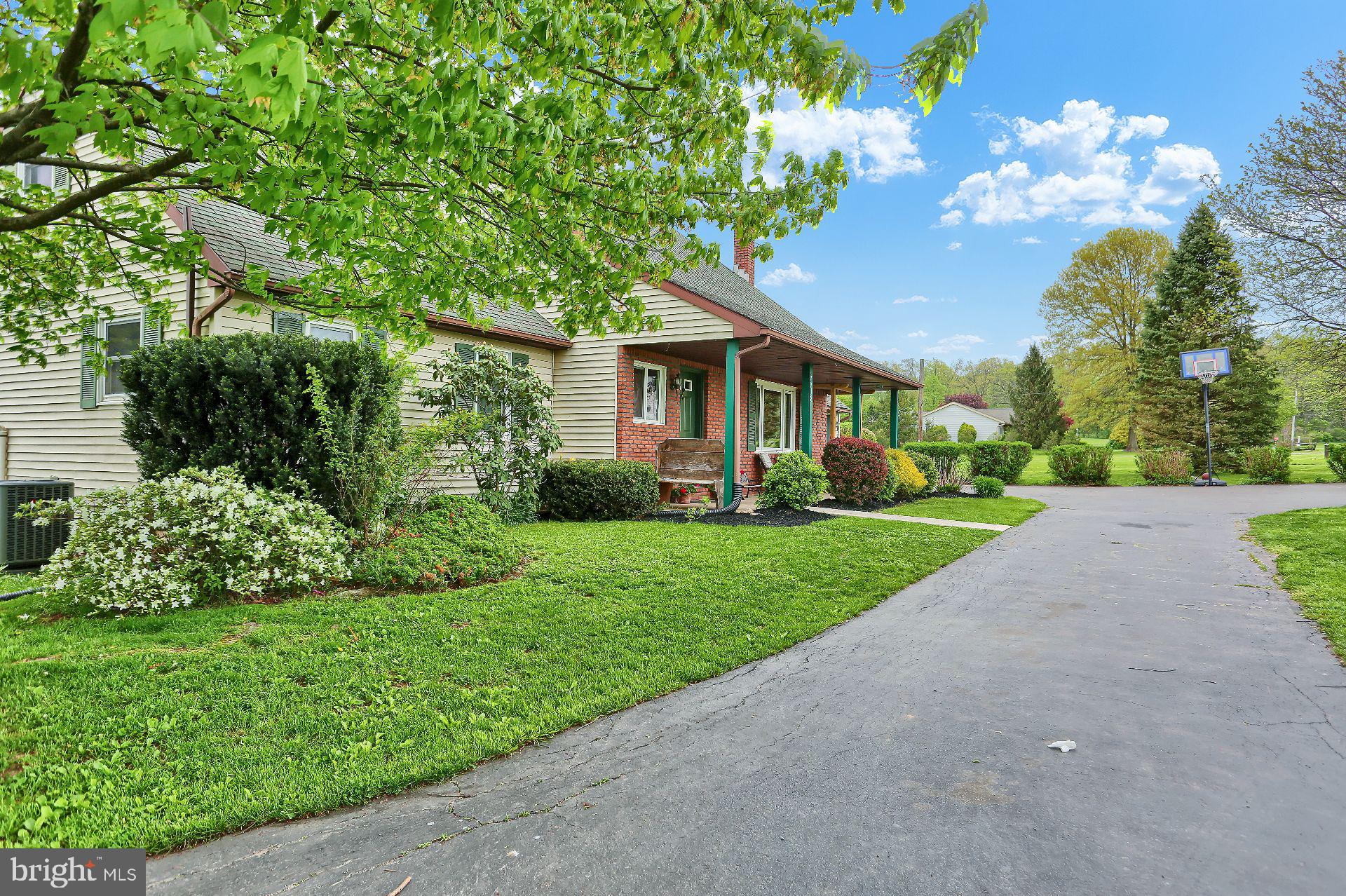 5518 Beagle Road Elizabethtown, PA 17022 - Photo 4 of 40 Gallery Image 4