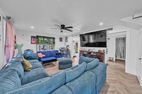 912 Hanover Street Weatherford, TX 76086 - Photo 5 of 37