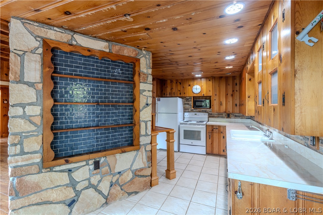 30738 Honeysuckle Road Gravois Mills, MO 65037 - Photo 6 of 32