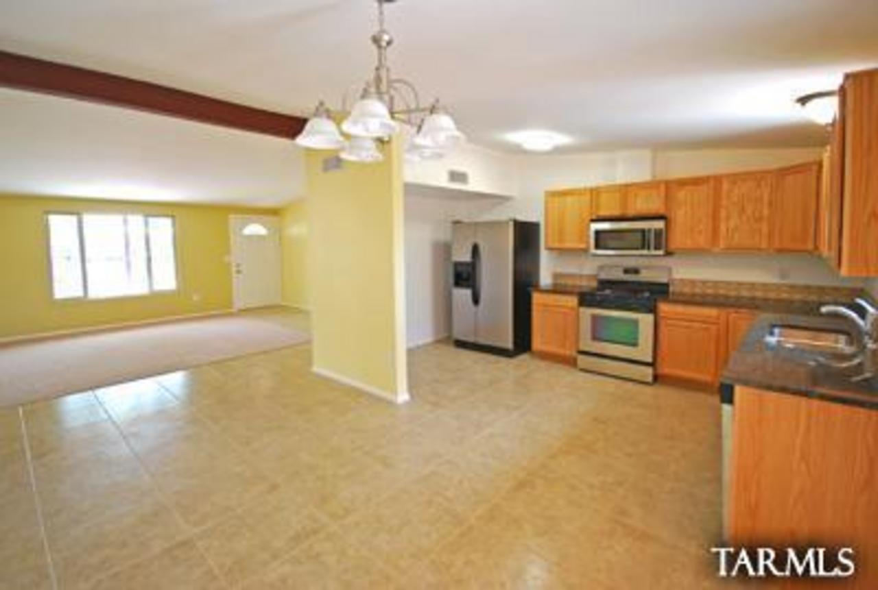 2033 West Saxony Road Tucson, AZ 85713 - Photo 6 of 10