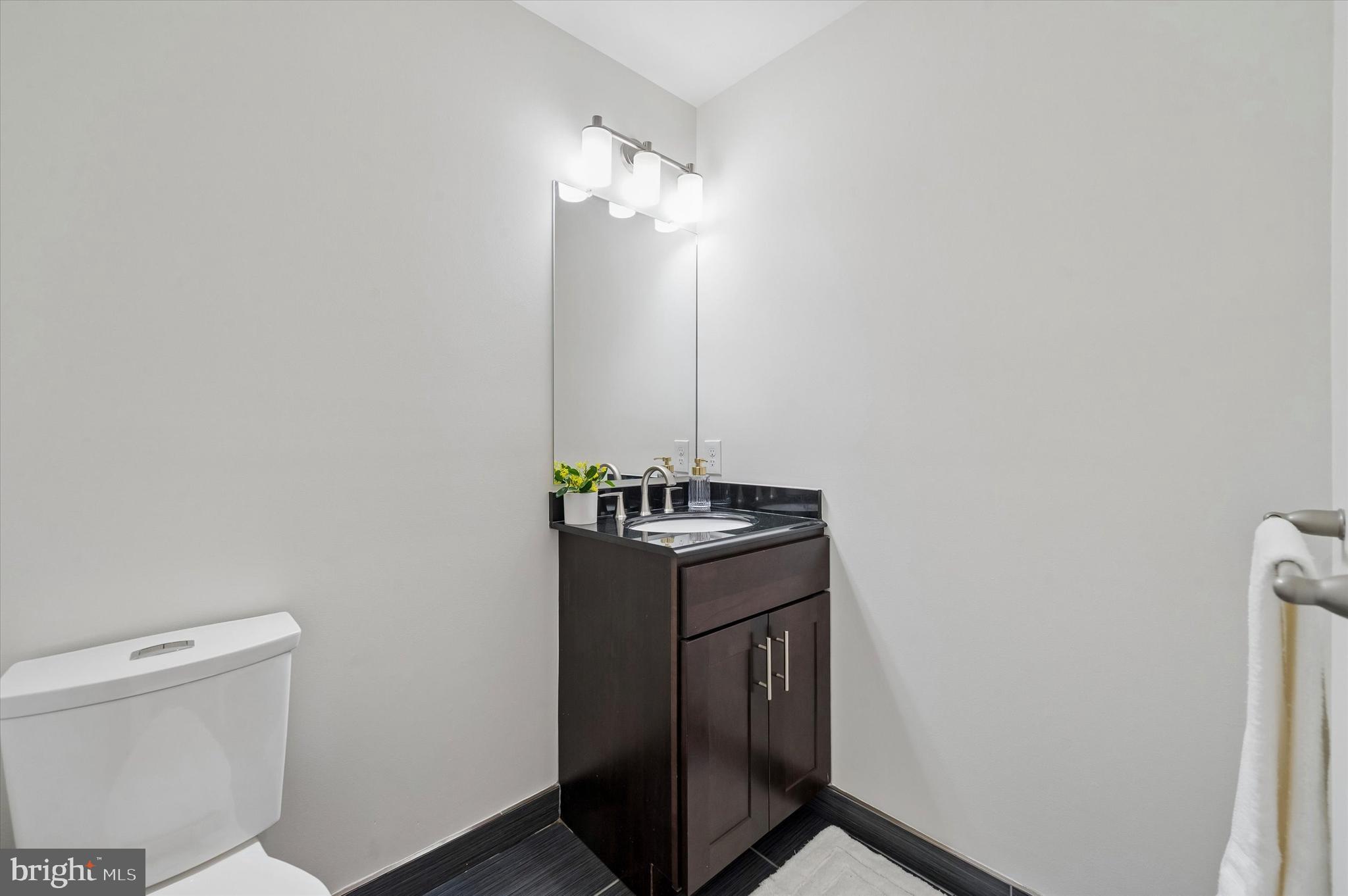 2555 Carpenter Street, Unit E Philadelphia, PA 19146 - Photo 14 of 27