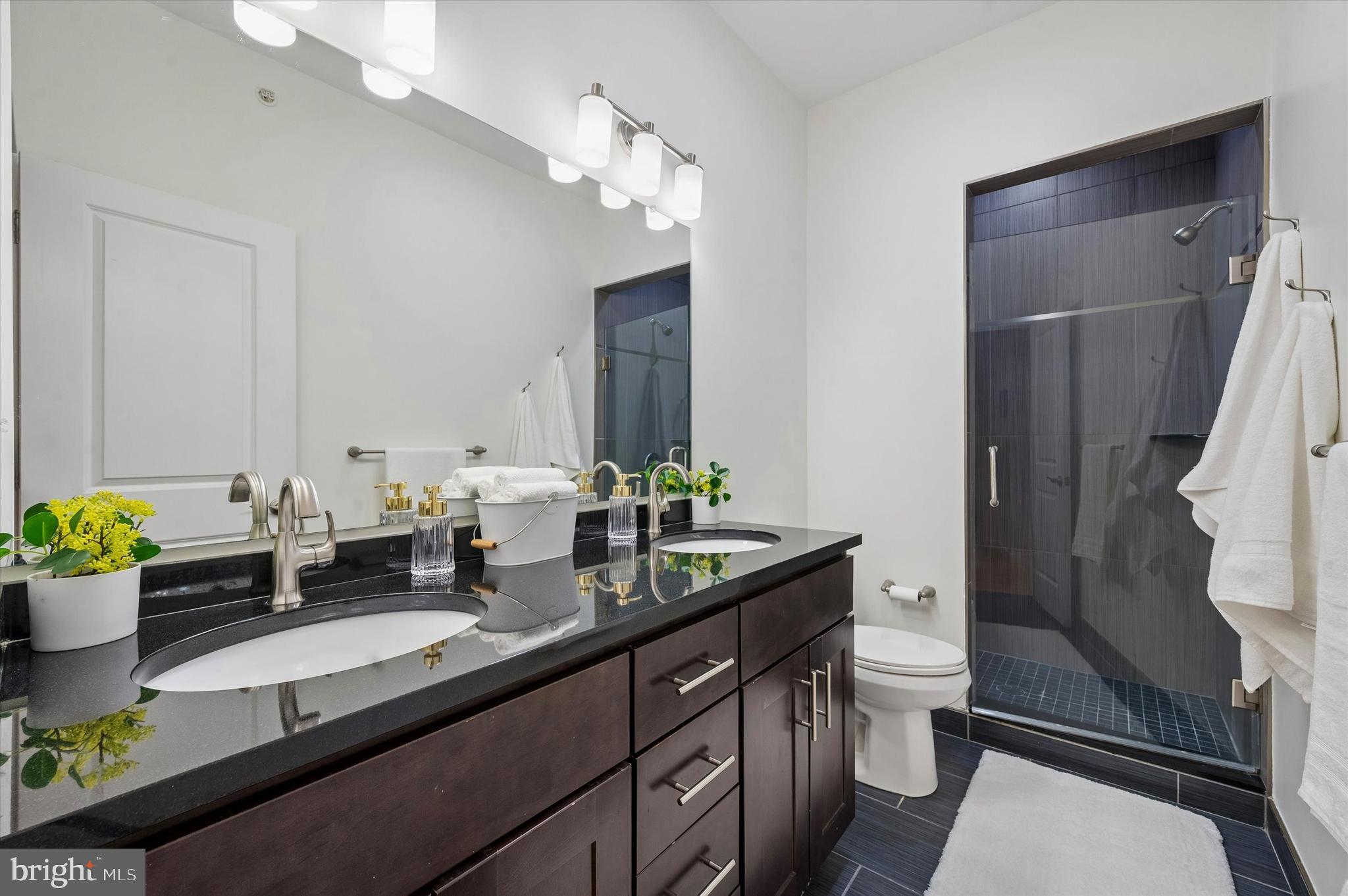 2555 Carpenter Street, Unit E Philadelphia, PA 19146 - Photo 16 of 28