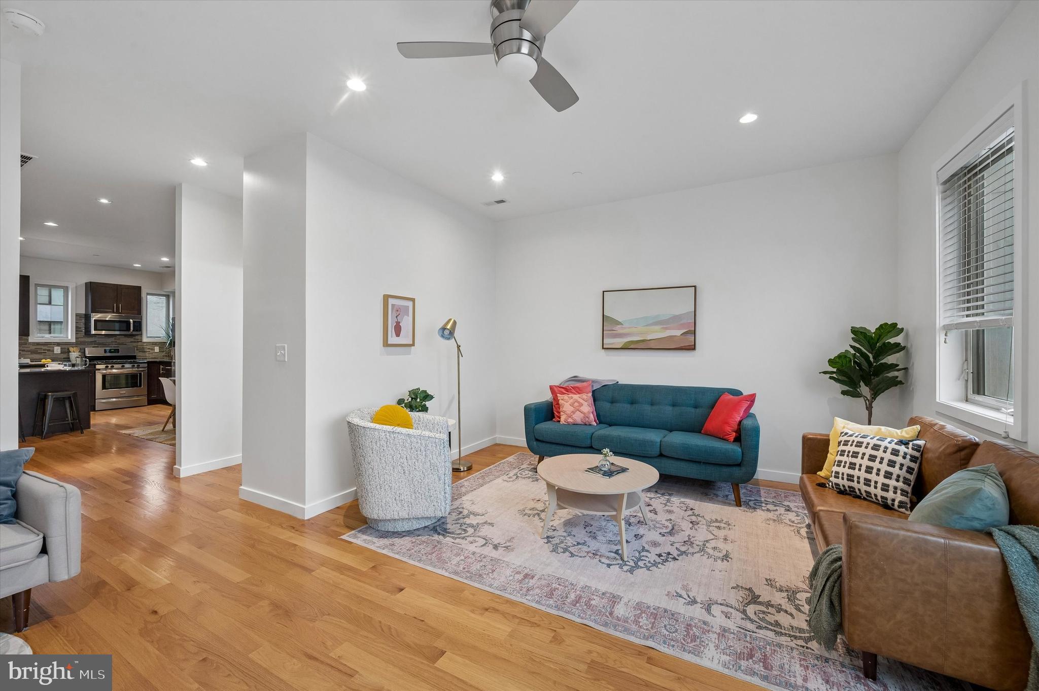 2555 Carpenter Street, Unit E Philadelphia, PA 19146 - Photo 3 of 28