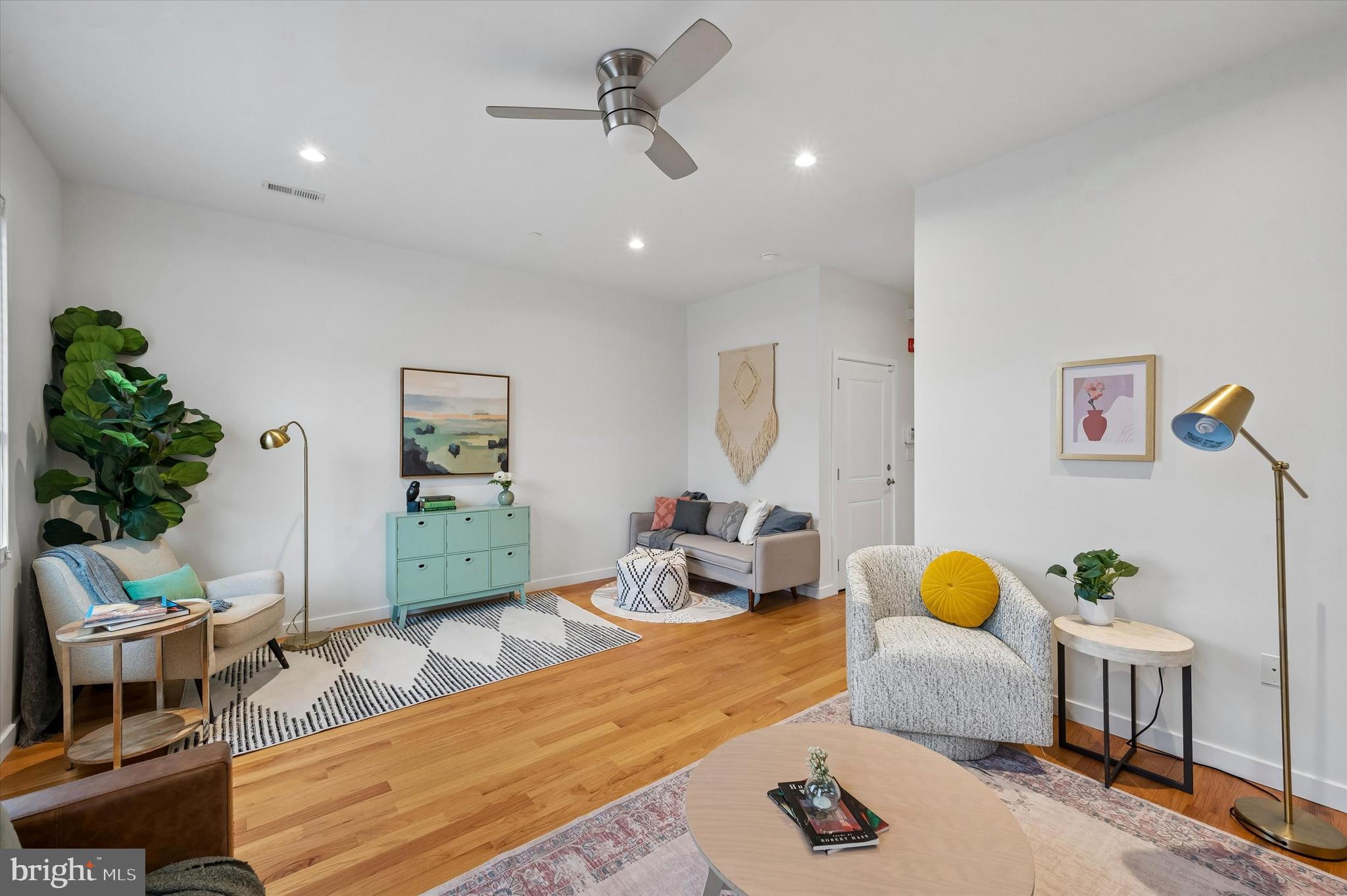 2555 Carpenter Street, Unit E Philadelphia, PA 19146 - Photo 4 of 28