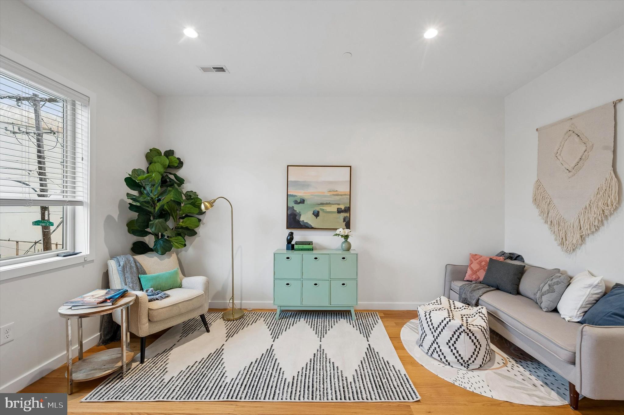 2555 Carpenter Street, Unit E Philadelphia, PA 19146 - Photo 5 of 28