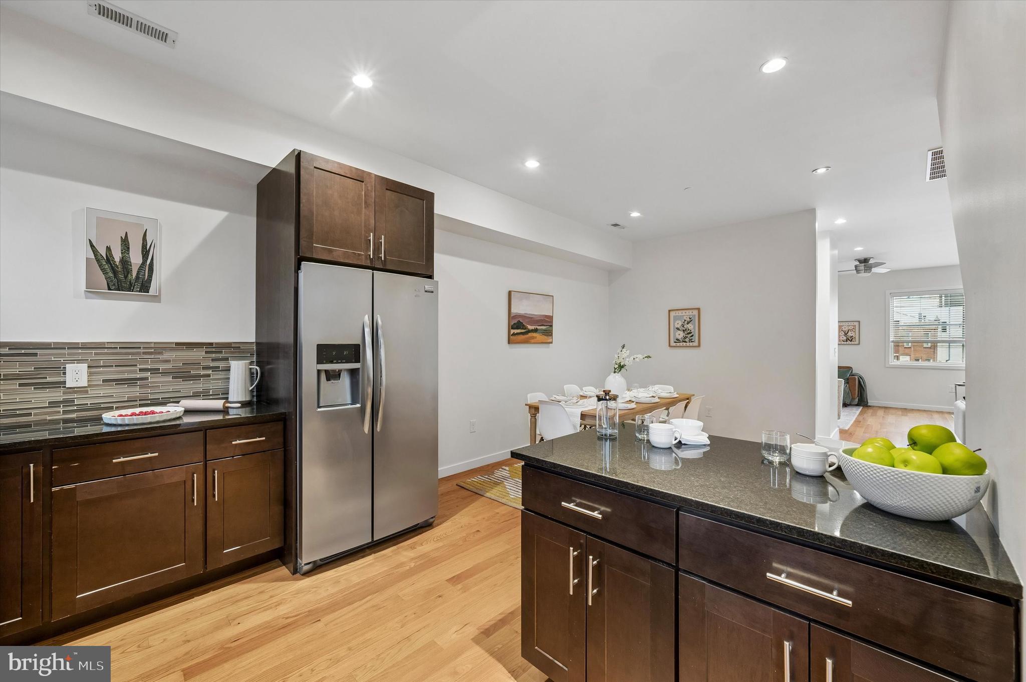 2555 Carpenter Street, Unit E Philadelphia, PA 19146 - Photo 9 of 28