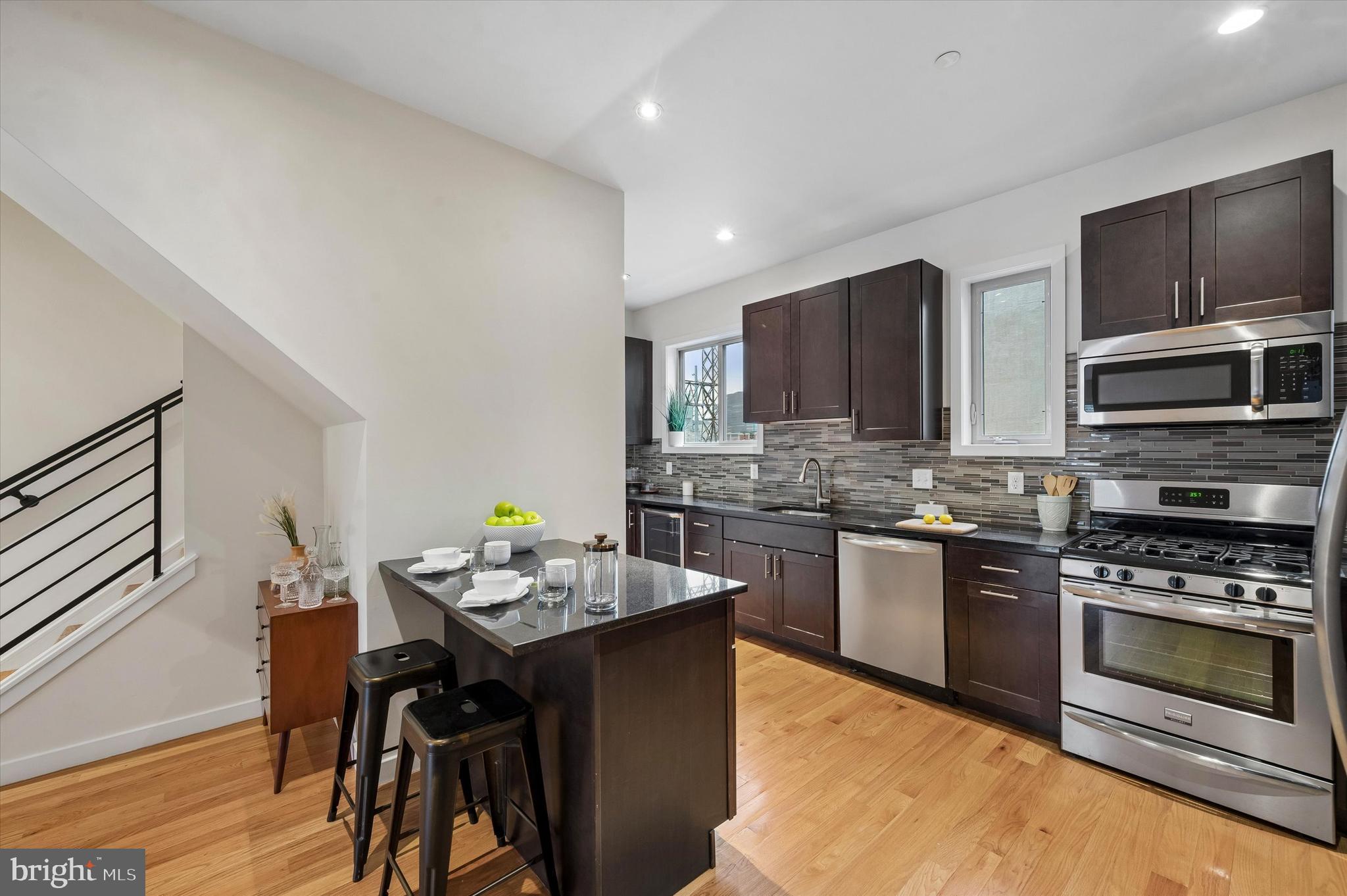 2555 Carpenter Street, Unit E Philadelphia, PA 19146 - Photo 10 of 27