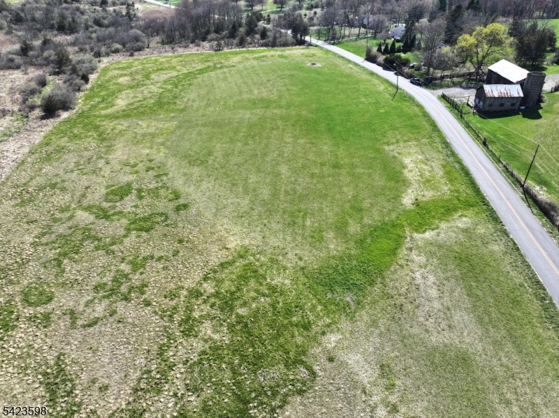 47 Snover Road Lafayette, NJ 07848 - Photo 26 of 33 a view of a garden from a balcony