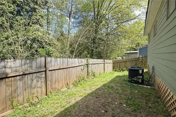 $1,100 | 2146 Brookview Drive Northeast, Conyers, GA 30013