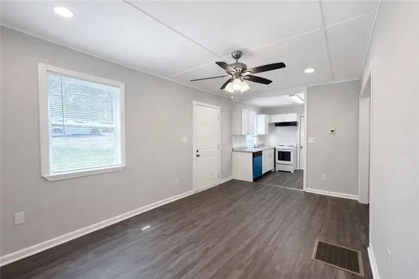 $1,100 | 2146 Brookview Drive Northeast, Conyers, GA 30013