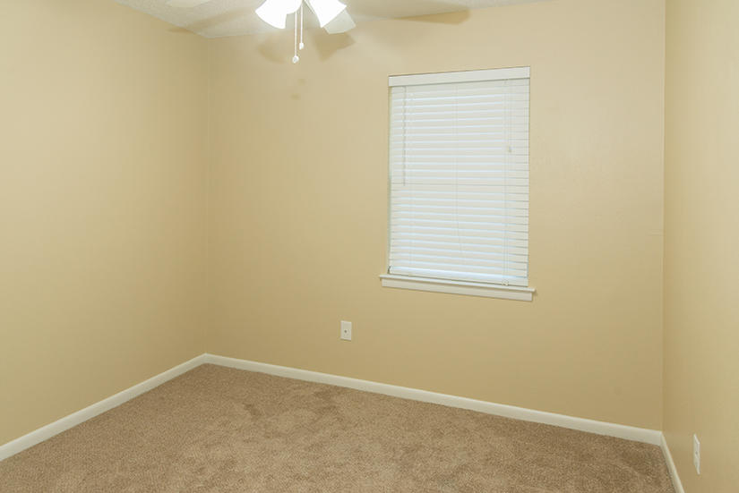 611 Lang Road Fort Walton Beach, FL 32547 - Photo 14 of 26 an empty room with a window