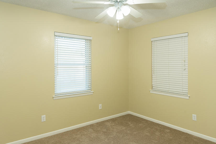 611 Lang Road Fort Walton Beach, FL 32547 - Photo 16 of 26 an empty room with a window