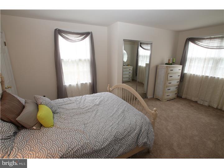 823 Herschel Road Philadelphia, PA 19116 - Photo 14 of 25 Gallery Image 14
