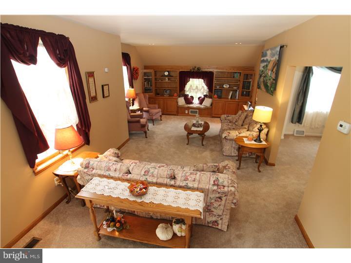823 Herschel Road Philadelphia, PA 19116 - Photo 4 of 25 Gallery Image 4
