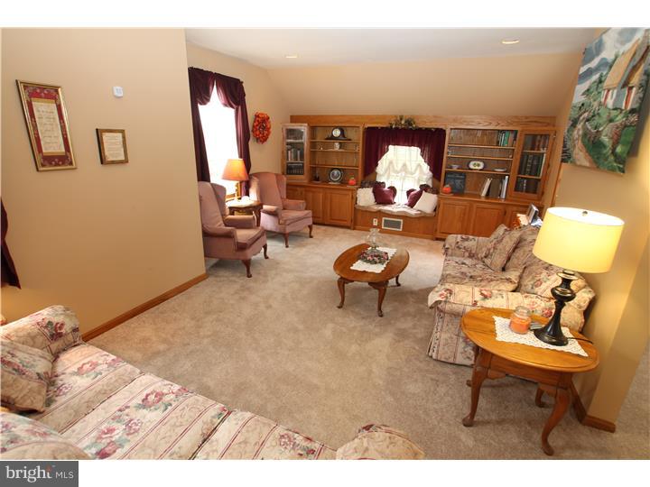 823 Herschel Road Philadelphia, PA 19116 - Photo 6 of 25 Gallery Image 6