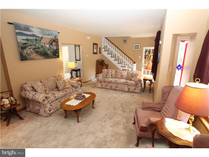 823 Herschel Road Philadelphia, PA 19116 - Photo 8 of 25 Gallery Image 8