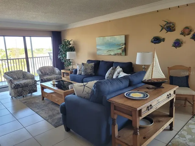 $3,400 | 1001 Benjamin Franklin Drive, Unit 506, Sarasota, FL 34236