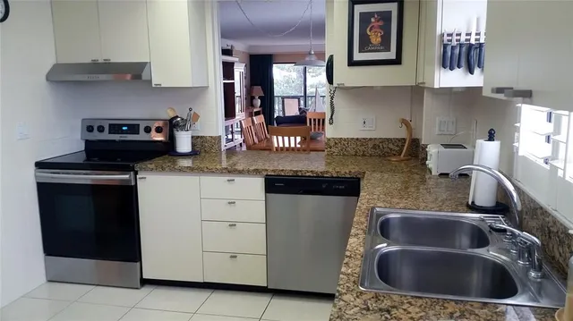 $3,400 | 1001 Benjamin Franklin Drive, Unit 506, Sarasota, FL 34236