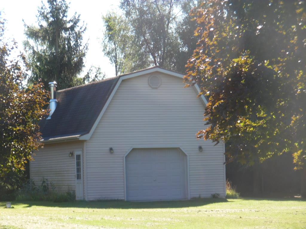 1794 North Meridian Road Ovid, MI 48866 - Photo 4 of 19 31302651-3.JPG