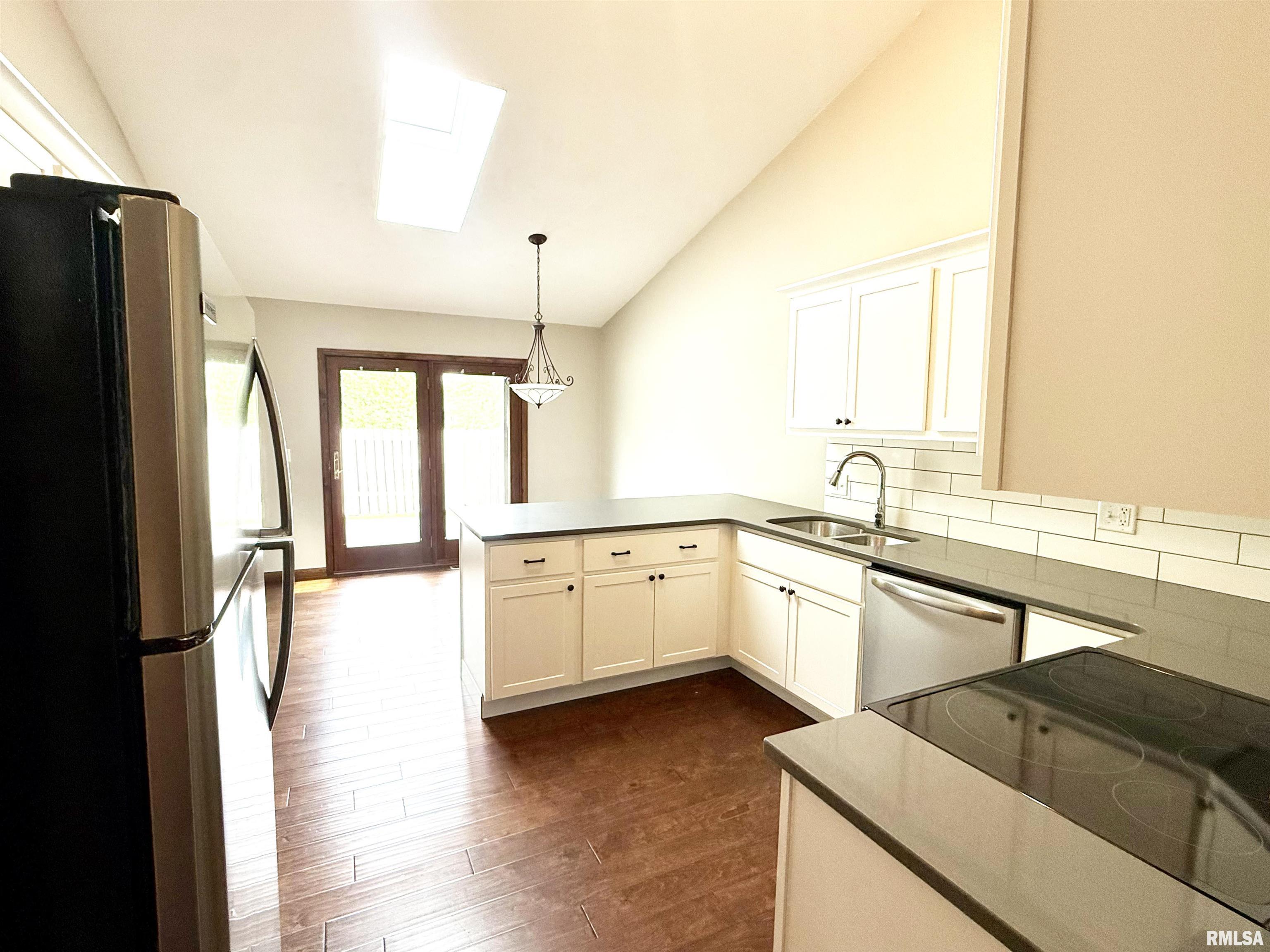 1908 Bayview Court Springfield, IL 62704 - Photo 6 of 24